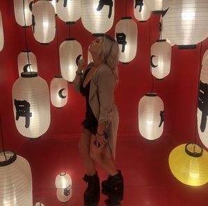 Meet your Posher, Lara